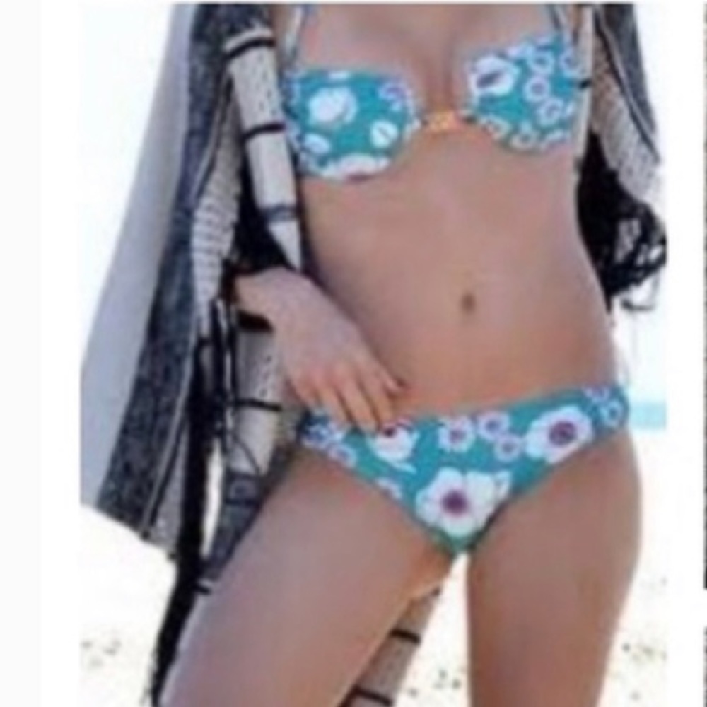 Wild fox 3 piece swimsuit XS/S